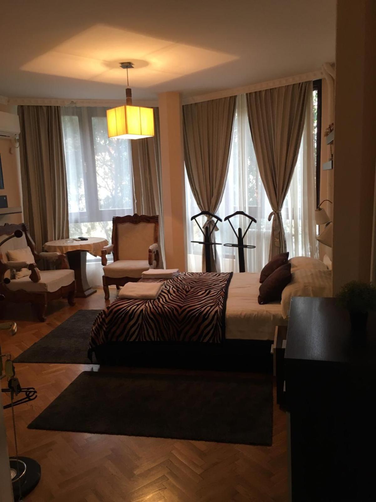 Visoki Stevan Apartments Belgrad Exteriör bild